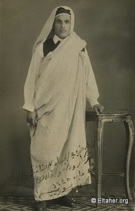 1945 - Bourguiba in Libyan national attire edited copy